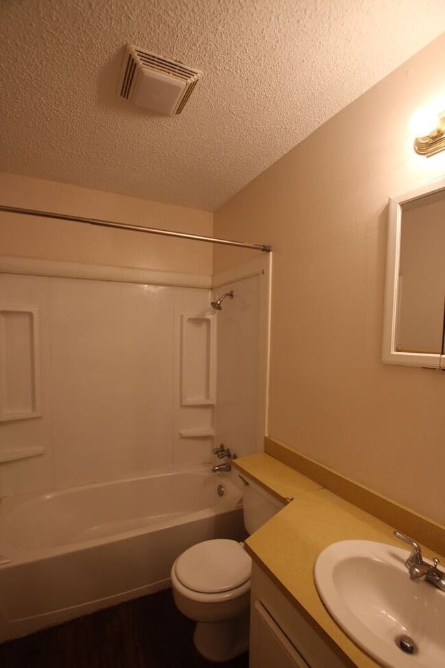 Building Photo - Available Now! 3 bedroom 2.5 bath townhome...