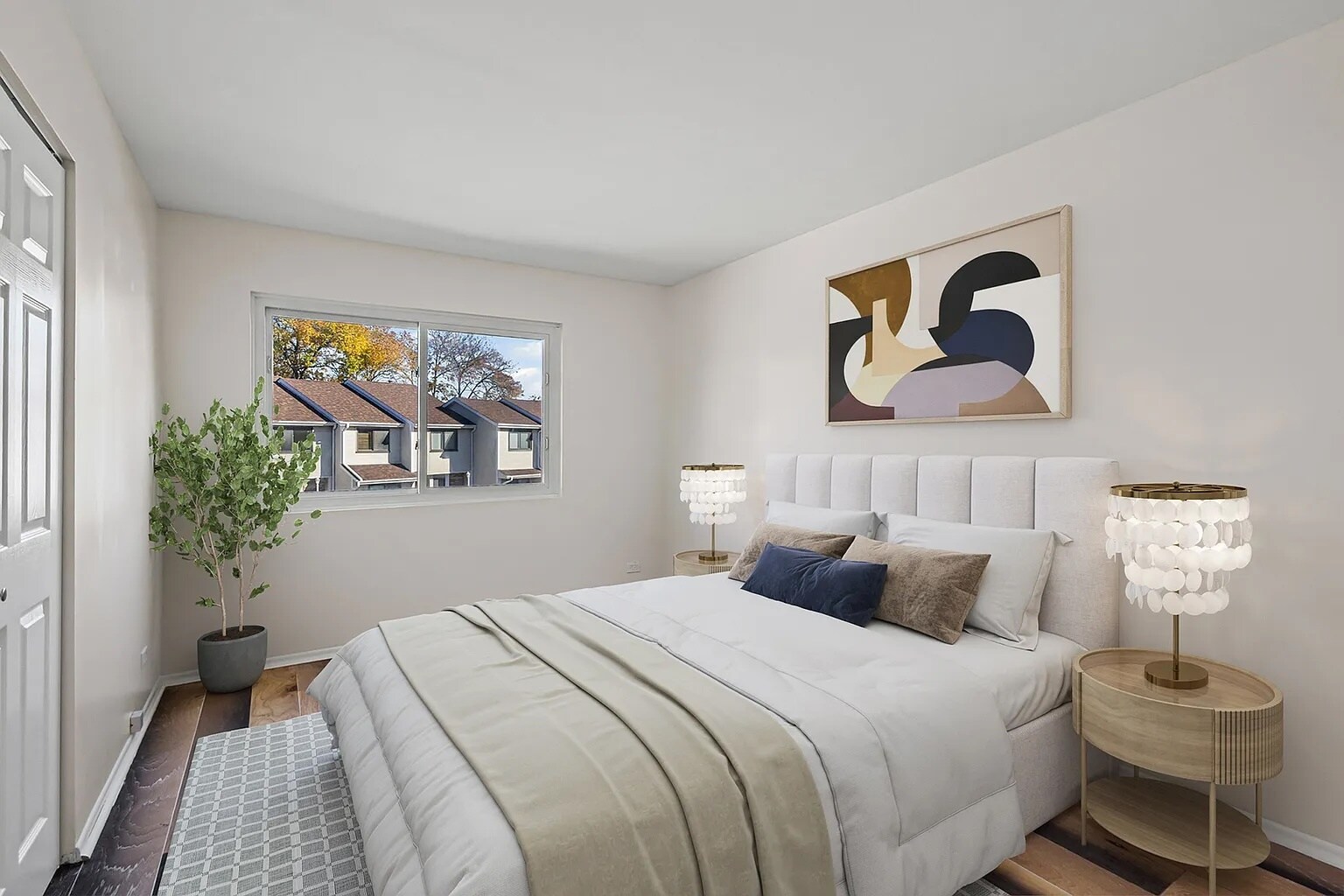 Building Photo - 1017 Sussex Dr