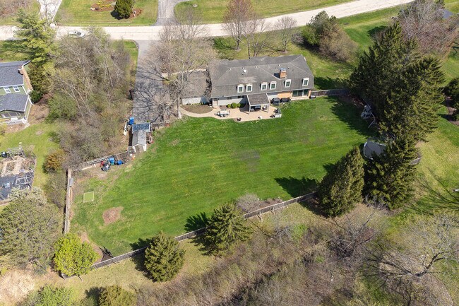 Building Photo - 877 Fair Way