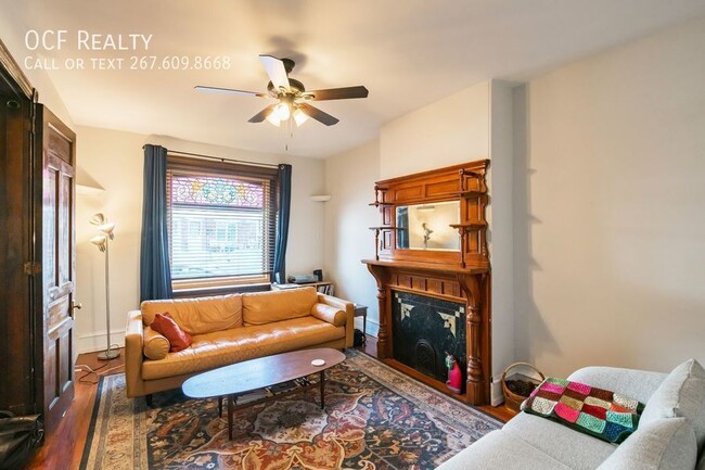 Building Photo - Gorgeous Large Manayunk Home with Parking