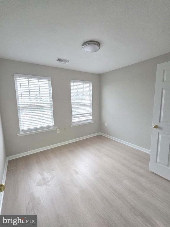 Building Photo - 676 McLeary Square SE