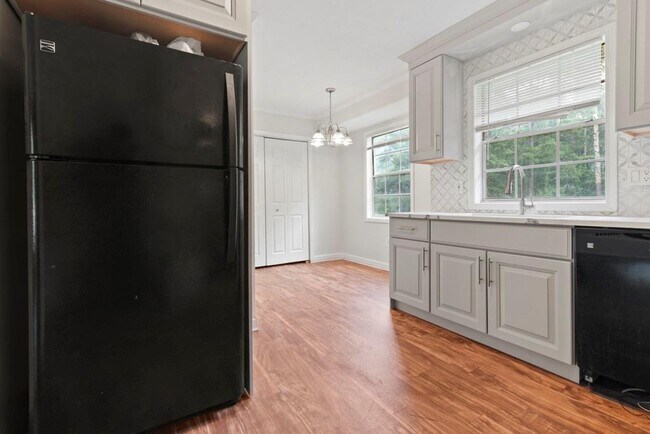 Building Photo - 1492 Tanglewood Way NW