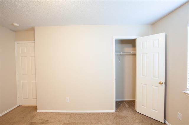 Building Photo - 1118 Water Oak Way
