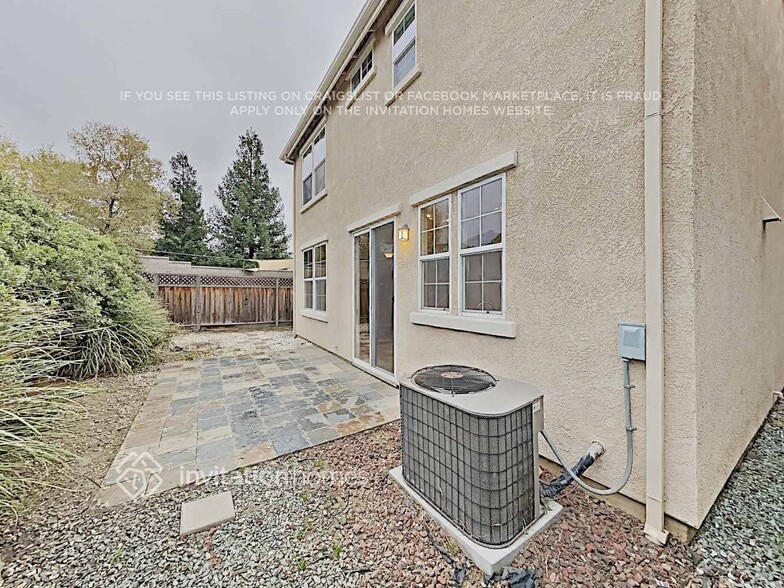 Building Photo - 638 Equinox Loop