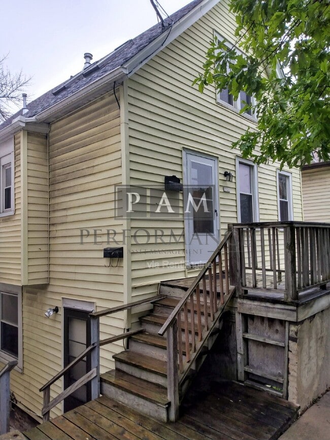Building Photo - 1521 N Jefferson St