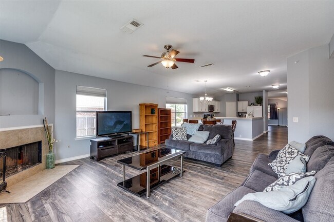 Building Photo - 2402 Pheasant Run