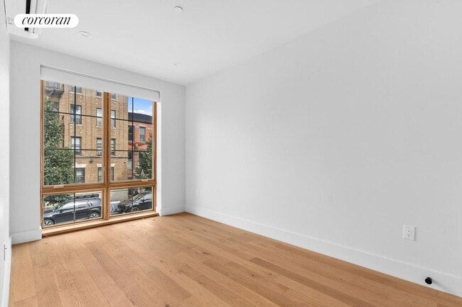 Building Photo - 674 Hancock St