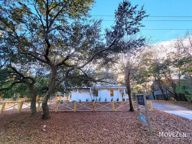 Building Photo - 1102 Tree Canopy Rd Wilmington, NC 28403 L...