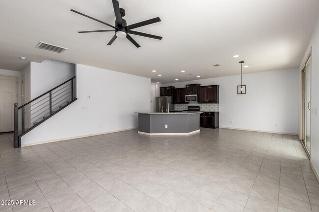 Building Photo - 5427 S Canyon Rim