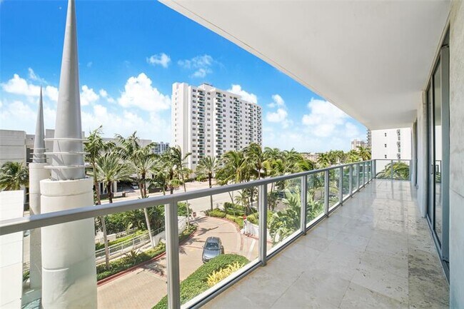 Building Photo - 3101 S Ocean Dr