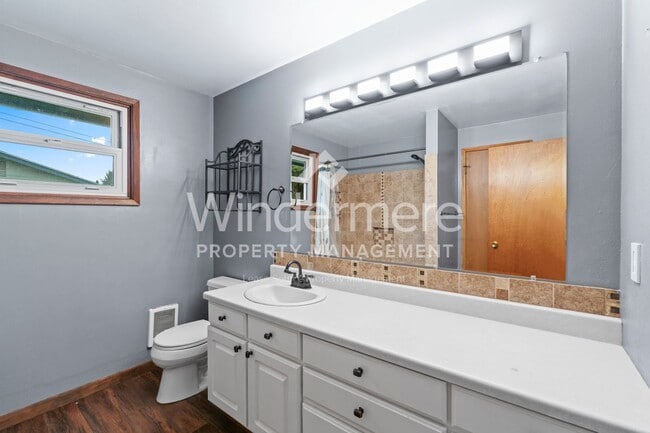 Building Photo - 4 Bedroom Home In Spokane Valley