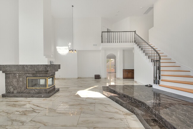 Building Photo - 3571 Rio Ranch Rd