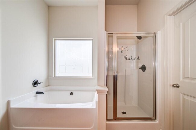 Building Photo - 129 Stonewood Creek Ct