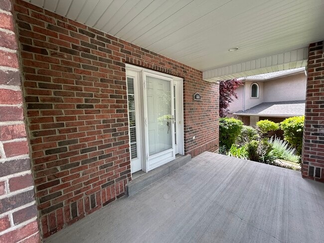 Building Photo - 686 E Union Garden Ct S