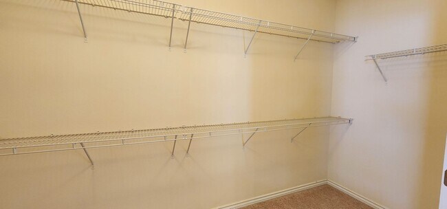 Building Photo - Spacious 5-Bedroom Home in Gated Las Vegas Community