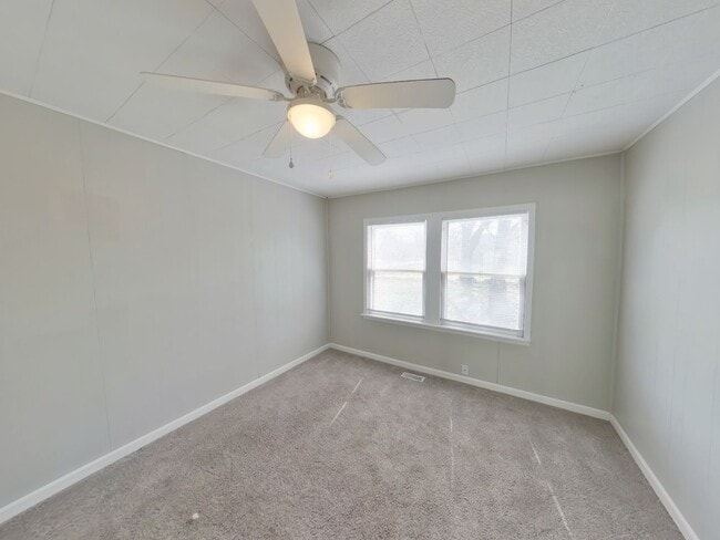 Building Photo - 417 S Leonine Rd