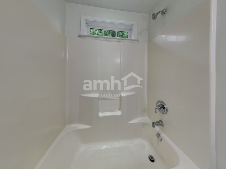 Building Photo - 10123 Caldwell Depot Rd