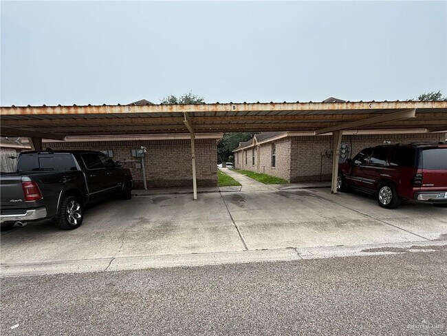 Building Photo - 1307 E Coyote St