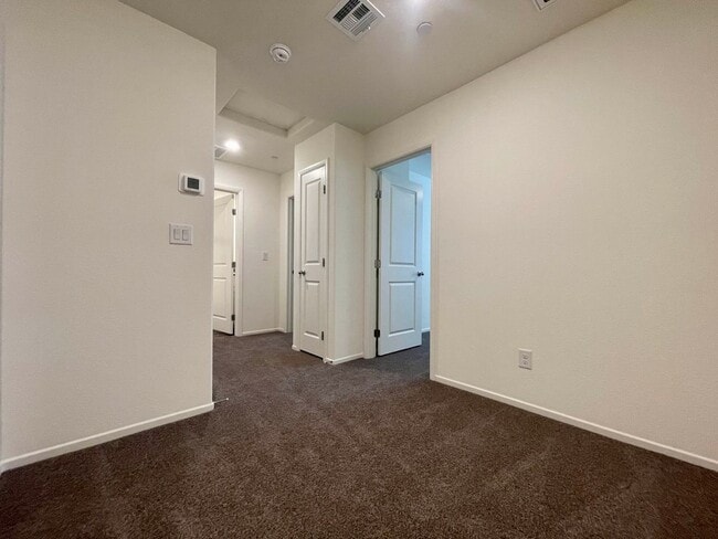 Building Photo - Wonderful 2-story, 3-bed, 2.5-bath home