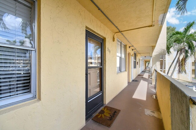 Building Photo - 777 S Federal Hwy