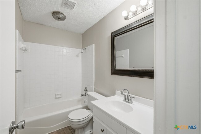 Building Photo - 409 Rawhide Loop