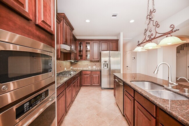 Building Photo - 19 Sandwell Place