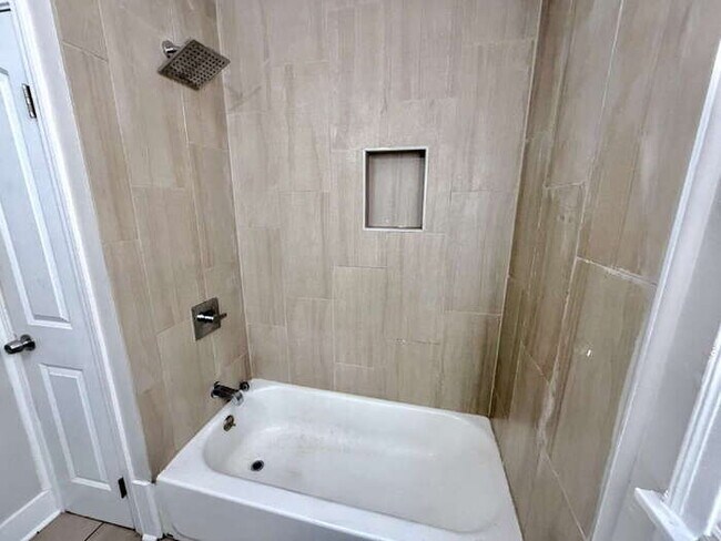 Building Photo - 101 E Davant Ave