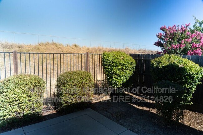 Building Photo - 5572 Amnest Way