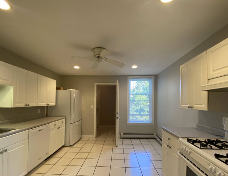 Building Photo - 11 Beacon St