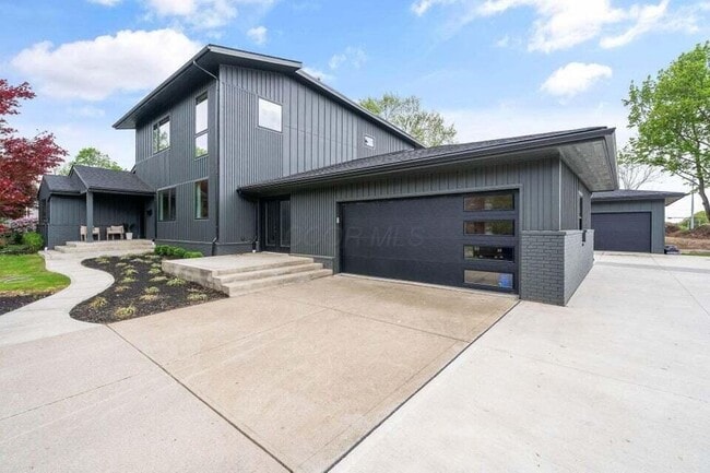 Building Photo - 2777 Donna Dr