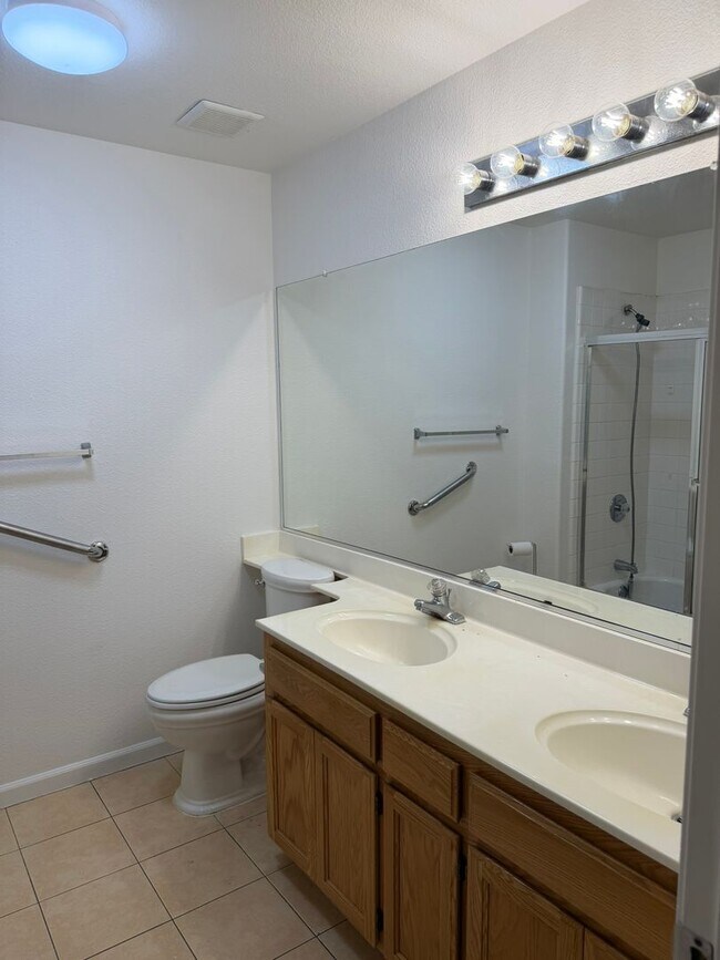 Building Photo - **PENDING** 4 Bedroom, 2 1/2 Bathroom Single Family Home In Antioch with Three Car Garage