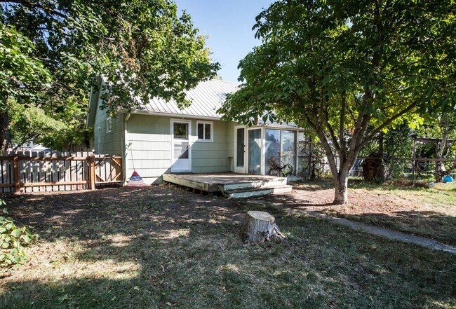 Building Photo - Great 1 bed, 1 bath home