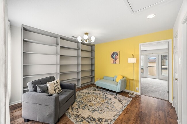 Building Photo - 1116 Bering Dr