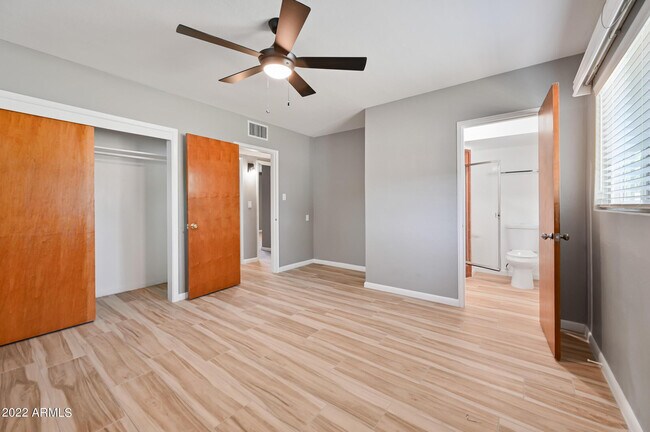 Building Photo - 1226 W Rancho Dr