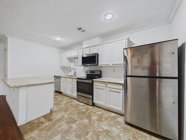 Building Photo - 5333 Richmond Ave.