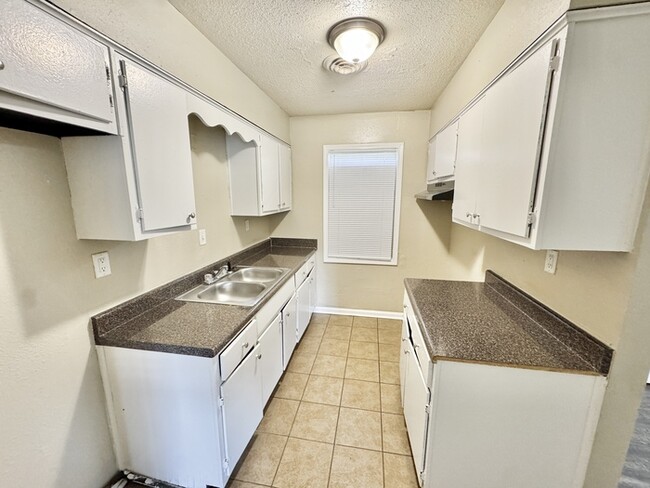 Building Photo - 408 Braycliff Cove