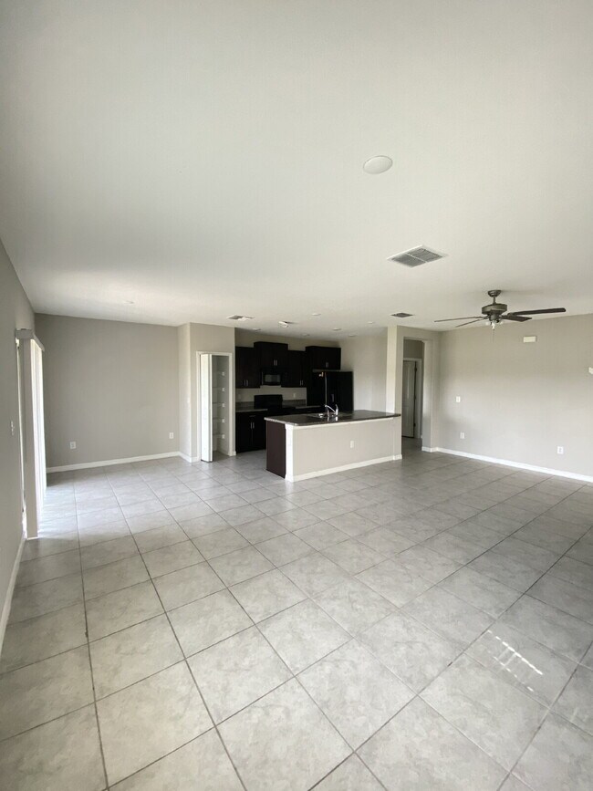 Building Photo - 7012 Samuel Ivy Dr