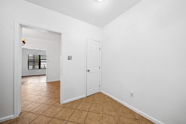 Building Photo - 406 Quitman St