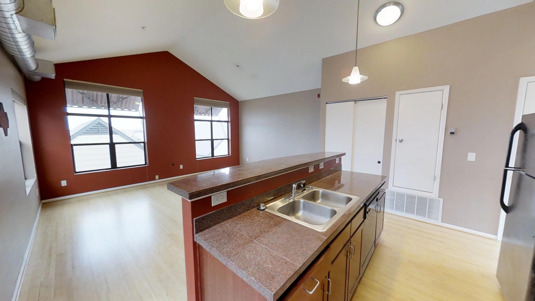 Building Photo - 3038 Umatilla St