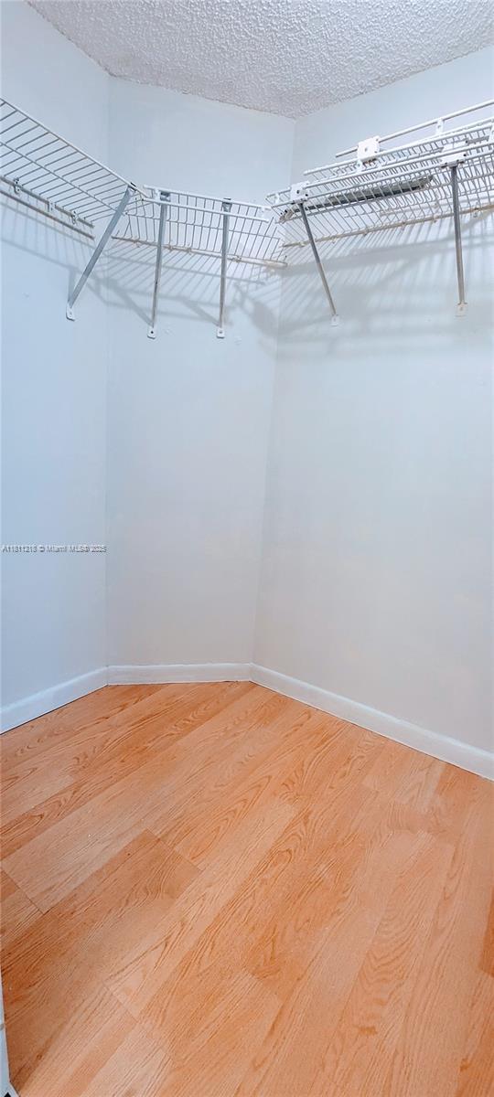 Building Photo - 9977 Westview Dr
