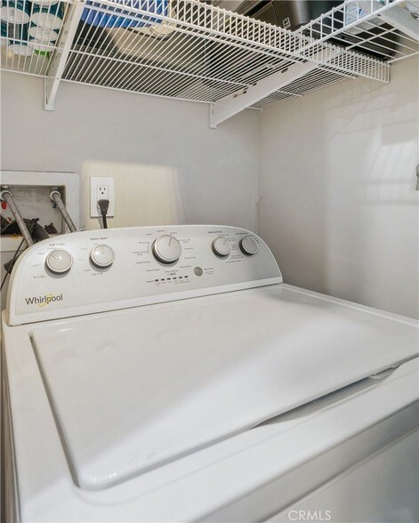 Building Photo - 468 Caruso Ave