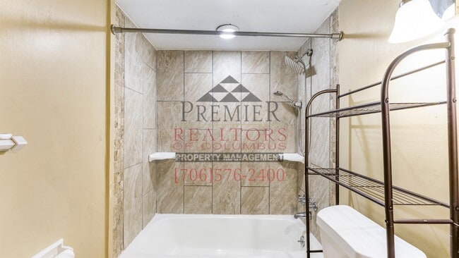 Building Photo - 3853 Rockdale Dr