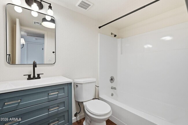 Building Photo - 231 N Robson