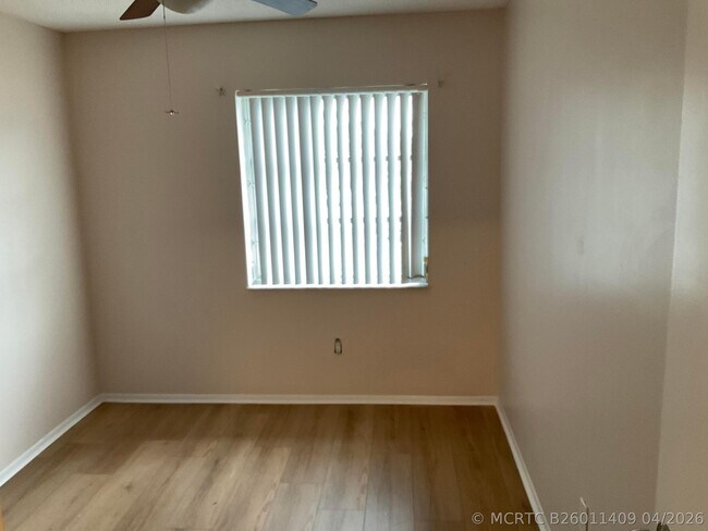 Building Photo - 4008 Inverrary Dr