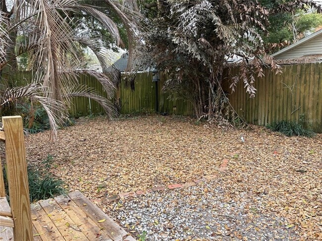 Building Photo - 745 Vistabula St