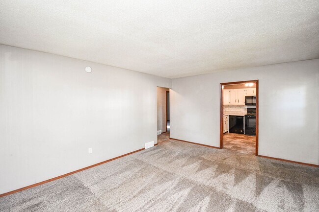 Building Photo - Charming 3-Bedroom Single Family Home – Pet Friendly!