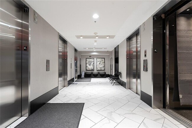 Building Photo - 400 W Peachtree St NW