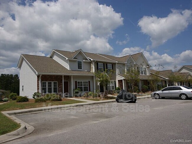 Building Photo - 557 Truman Dr