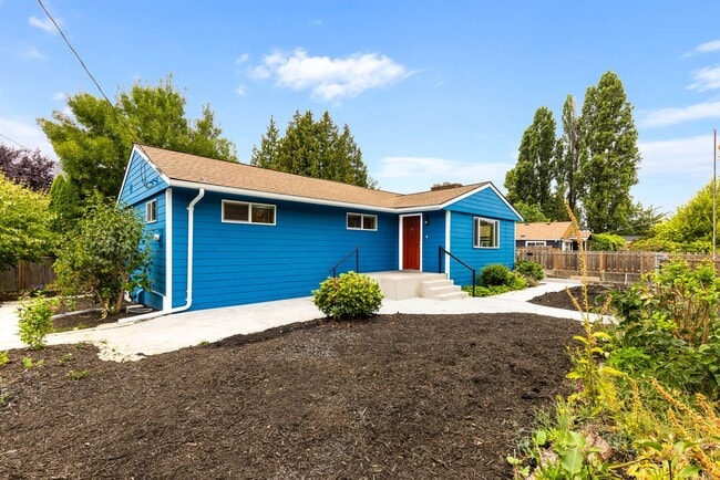 Building Photo - 7035 16th Ave SW