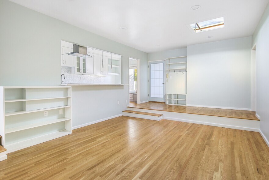 Building Photo - 1020 19th St